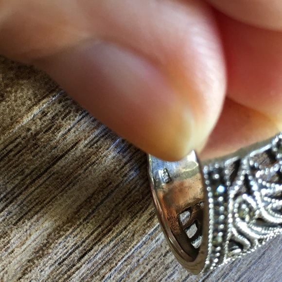 .925 Sterling Silver and Marcasite Ring - Picture 8 of 8